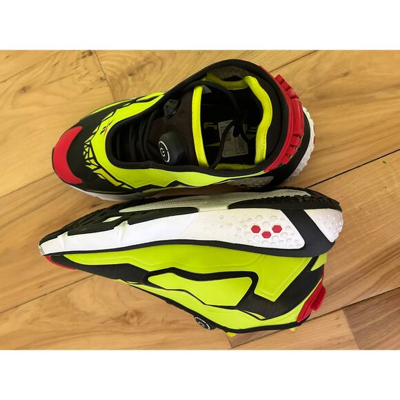 Reebok Fury RARE Black Red Yellow Sneakers Ortholite Soles Size 5 - Picture 8 of 9